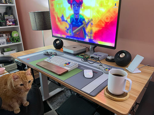 Fred Brown's desk set up